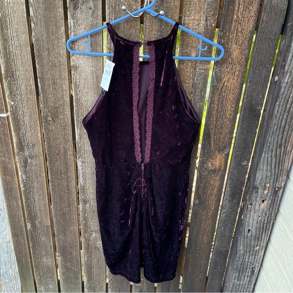 Speechless Dark Purple Crushed Velvet Key Hole Back Dress NWT Sz 9 - Picture 2 of 15